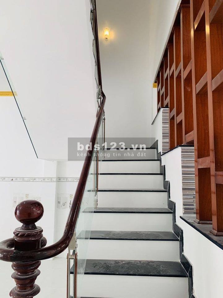 Nhà này cần bán gấp trong tuần này