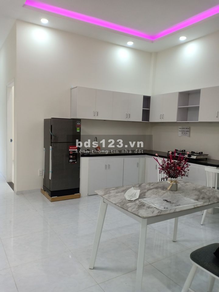 Bán nhà gấp, nhà như hình, bao phí giấy tờ