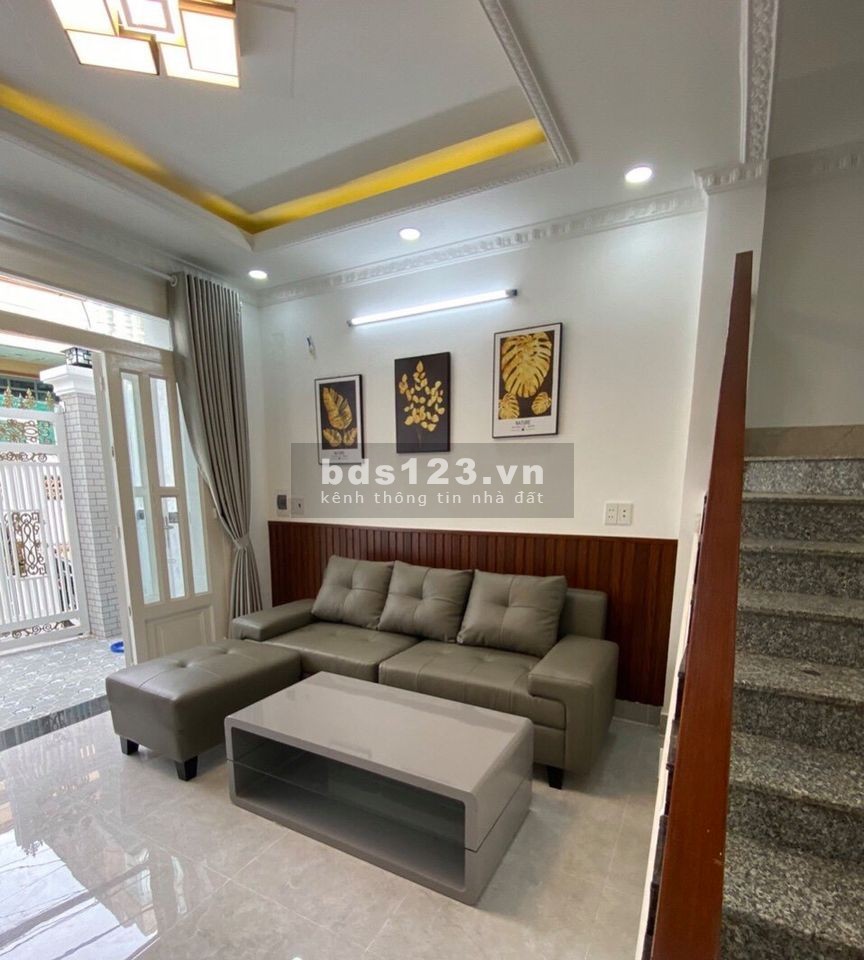 Bán nhà gấp, nhà như hình, bao phí giấy tờ
