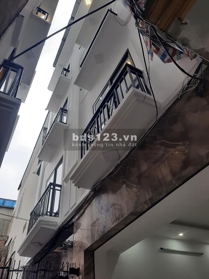Nhà đẹp đón TẾT về ở ngay. Đường Cầu Giấy. sổ đỏ đẹp. Diện tích 30m2. Giá 3.1 tỷ