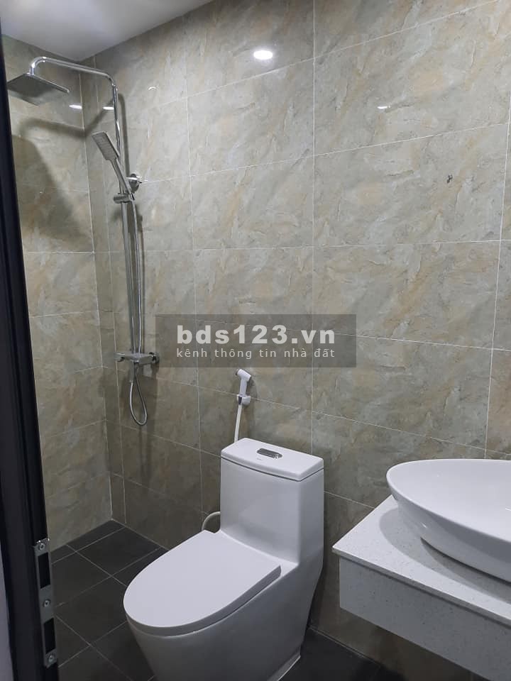 Nhà đẹp về ở ngay Đường Cầu Giấy. sổ đỏ đẹp. Diện tích 35m2. Giá 3.1 tỷ