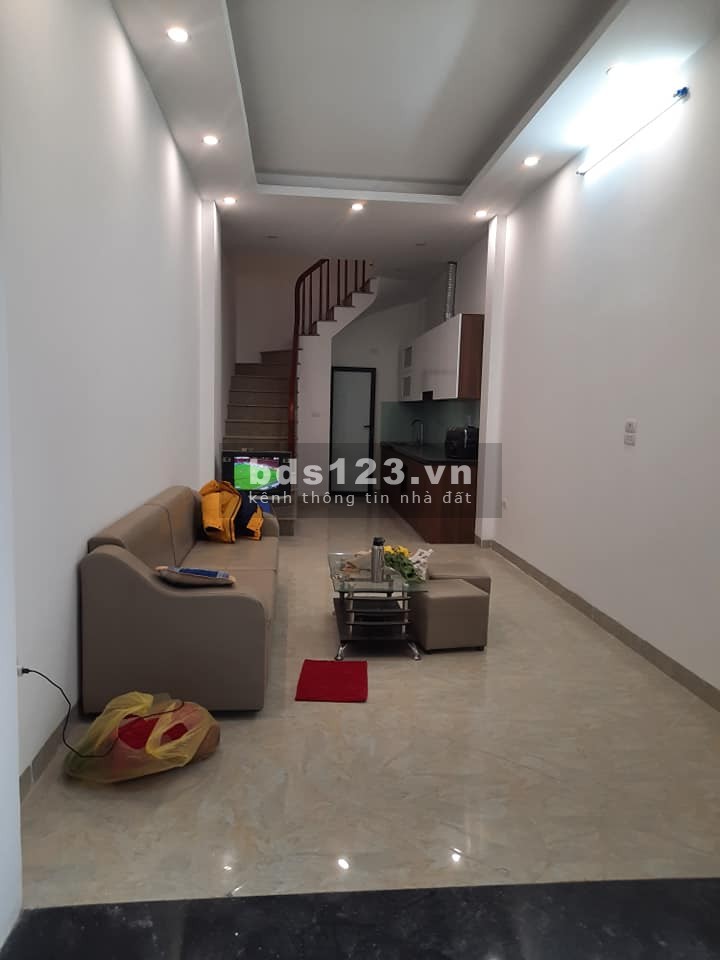 Nhà đẹp đón TẾT về ở ngay. Đường Cầu Giấy. sổ đỏ đẹp. Diện tích 30m2. Giá 3.1 tỷ