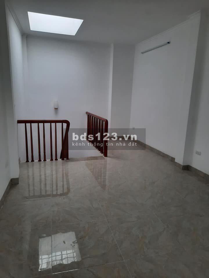Nhà đẹp đón TẾT về ở ngay. Đường Cầu Giấy. sổ đỏ đẹp. Diện tích 30m2. Giá 3.1 tỷ