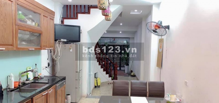 Bán nhà phân lô phố Thái Thịnh, ngõ thông, Full Nội Thất, 58m2*4T, cách MP 20m.