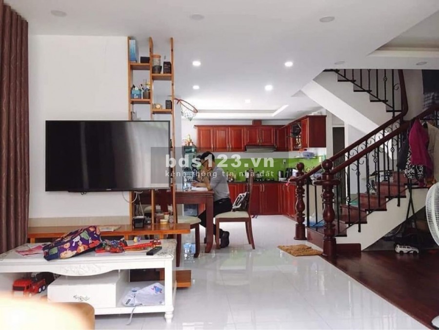 Chỉ Hơn 4 tỷ có nhà TT Quận 10 - Ba Tháng Hai 28m2 - 3 tầng