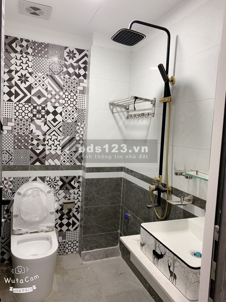 Ô TÔ VÀO NHÀ, CẦU GIẤY 40M MẶT TIỀN 4M, 4 NGỦ
