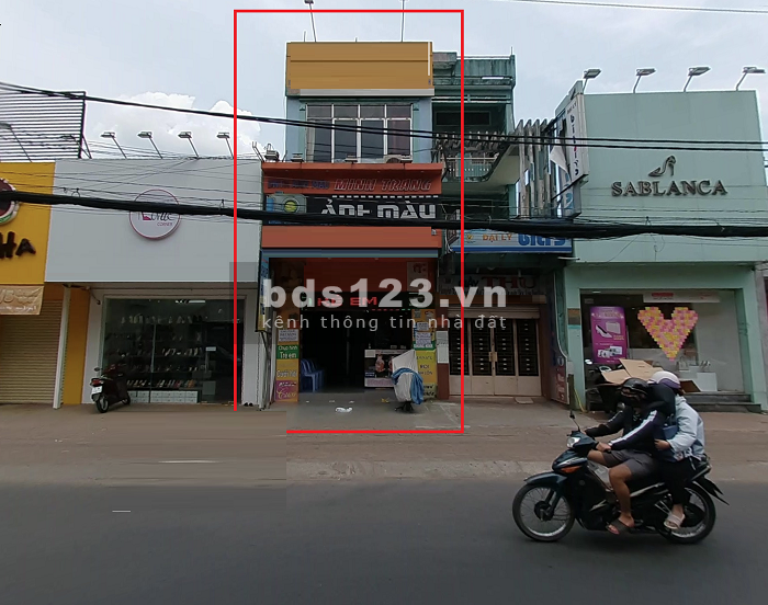 Mặt Tiền Đường Hai Bà Trưng - 4 x 18 - suốt