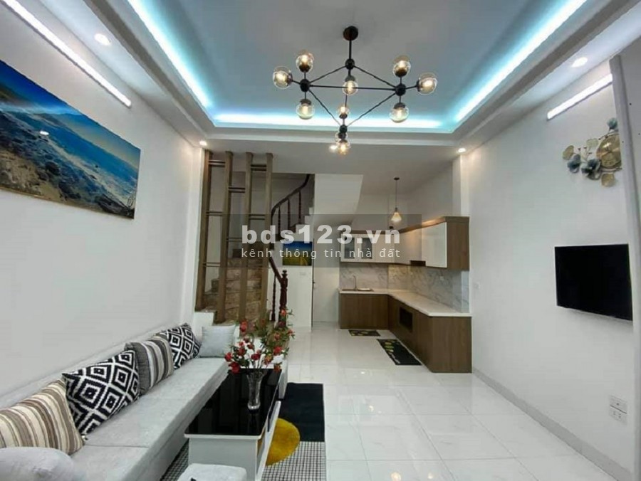 Bán nhà mặt phố Nghi Tàm, siêu sầm uất, kd đỉnh, dt 95m 6 tầng, nhỉnh 15 tỷ