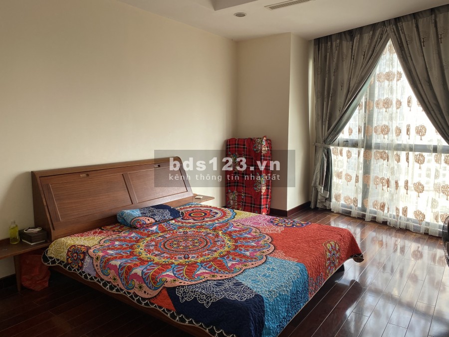 Cho thuê căn hộ R5A 12A16 Royal City, 109m2, 2PN 2WC, đủ đồ, sân chơi trẻ em+bể bơi 4 mùa ngay dưới tầng 1 LH 0986568986