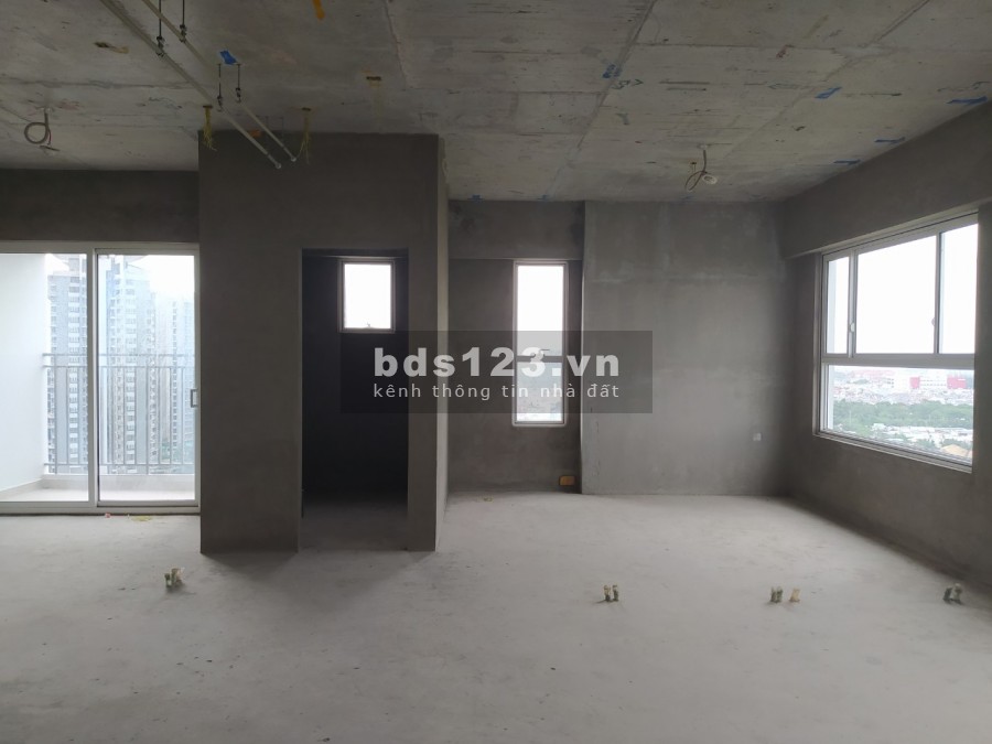 Căn hộ 3pn trên diện tích sử dụng 100m2 tại Sunrise Nhà Bè nhà thô còn sót lại giá tốt