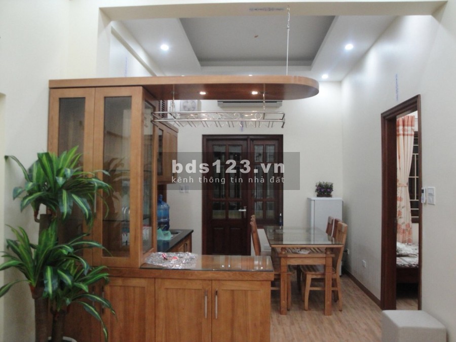 Cho thuê chung cư 27 Lê Thánh Tông 2 ngủ full 65m2 10.5 triệu. Lh 0377983070