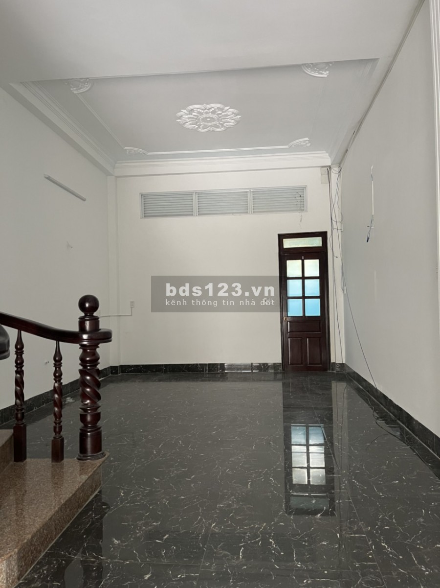 Nhà mới MT Tân Kỳ Tân Qúy (4,5x25m) 3L,ST, 5PN, 5WC