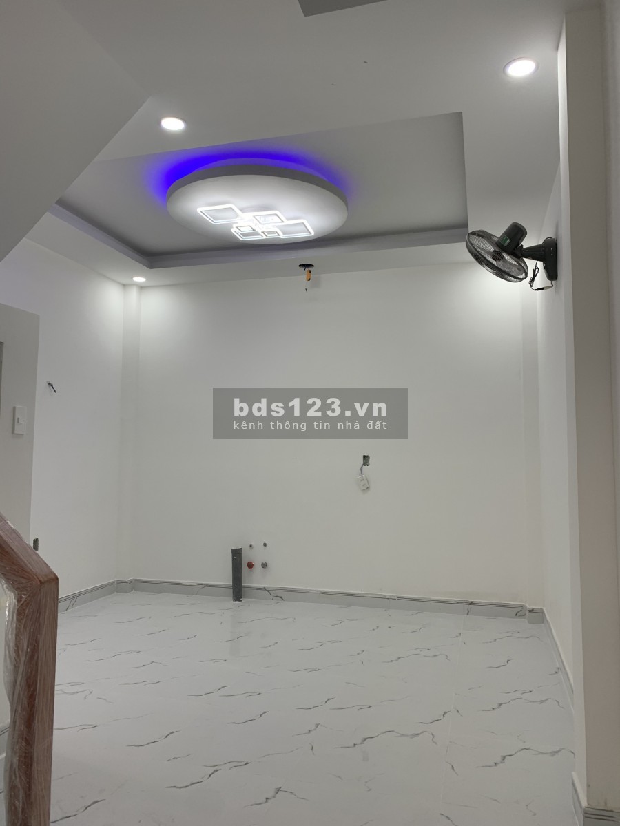 Nhà Phố 2 Lầu 4 Phòng Hẻm Xe Hơi Đường Số 10, Phường Tân Quy, Quận 7