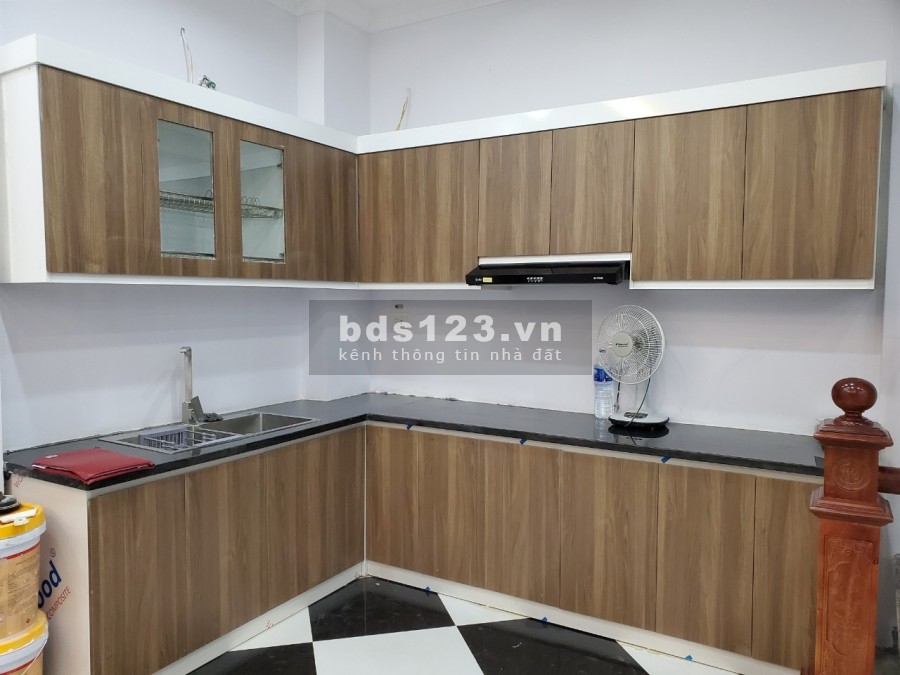Trung tâm nội thành, nhà DỊCH VỌNG 55m2 gần đường lớn chỉ gần 4,9 tỉ
