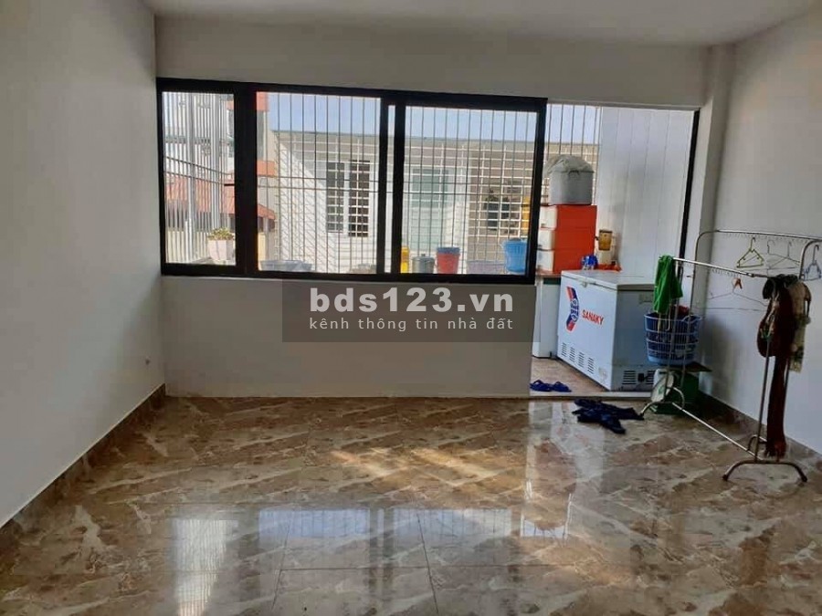 Hiếm đẹp ở ngay Tết mặt ngõ Cầu Giấy 35mx5t,3 gác tránh nhỉnh 3 tỷ
