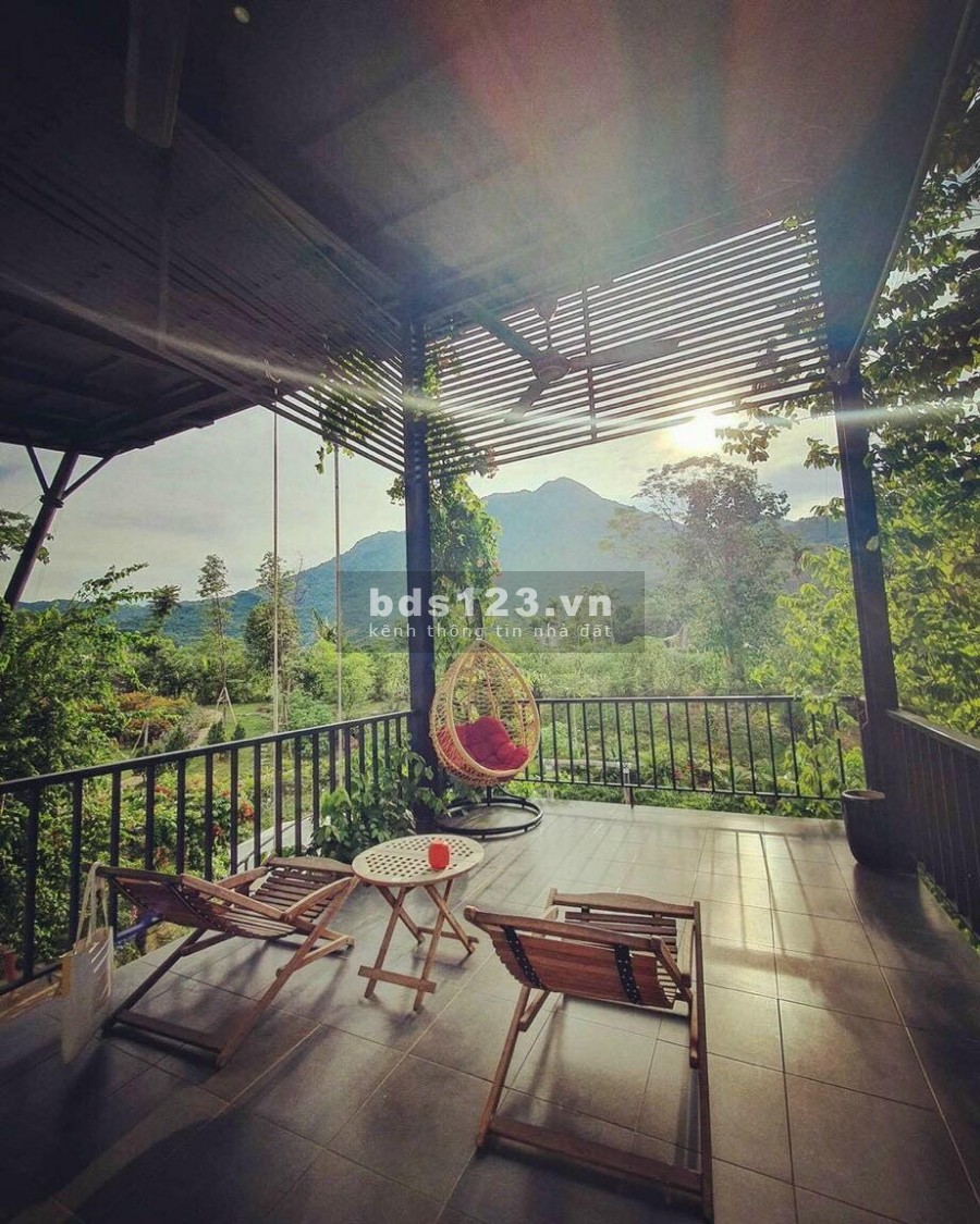 BÁN GẤP KHU NGHỈ DƯỠNG 2500M SẴN KHUÔN VIÊN, VIEW ĐẸP TẠI VÂN HÒA BA VÌ
