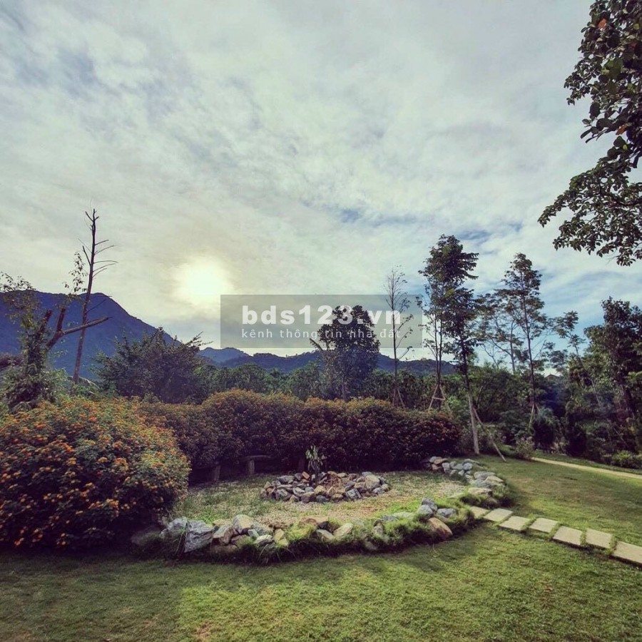 BÁN GẤP KHU NGHỈ DƯỠNG 2500M SẴN KHUÔN VIÊN, VIEW ĐẸP TẠI VÂN HÒA BA VÌ