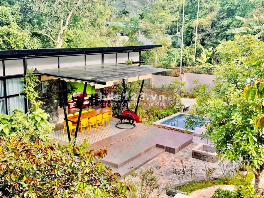BÁN GẤP KHU NGHỈ DƯỠNG 2500M SẴN KHUÔN VIÊN, VIEW ĐẸP TẠI VÂN HÒA BA VÌ