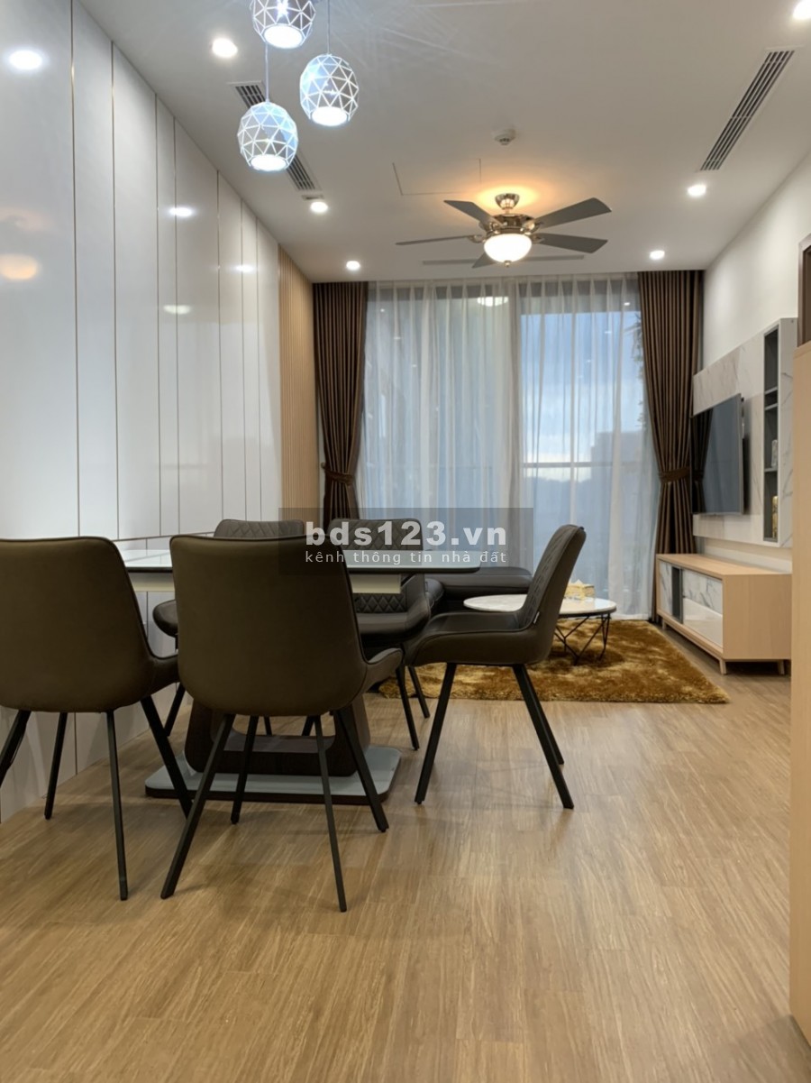 Bán gấp căn hộ tại dự án CT5 Lê Đức Thọ 155m2, 3PN giá 3.1 tỷ. LH: 0988.278.034
