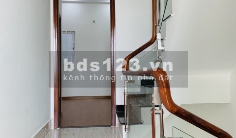 bán nhà phố 78m2 đối diện phòng khám Đa khoa Bình Chánh