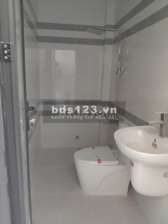 bán nhà phố 78m2 đối diện phòng khám Đa khoa Bình Chánh
