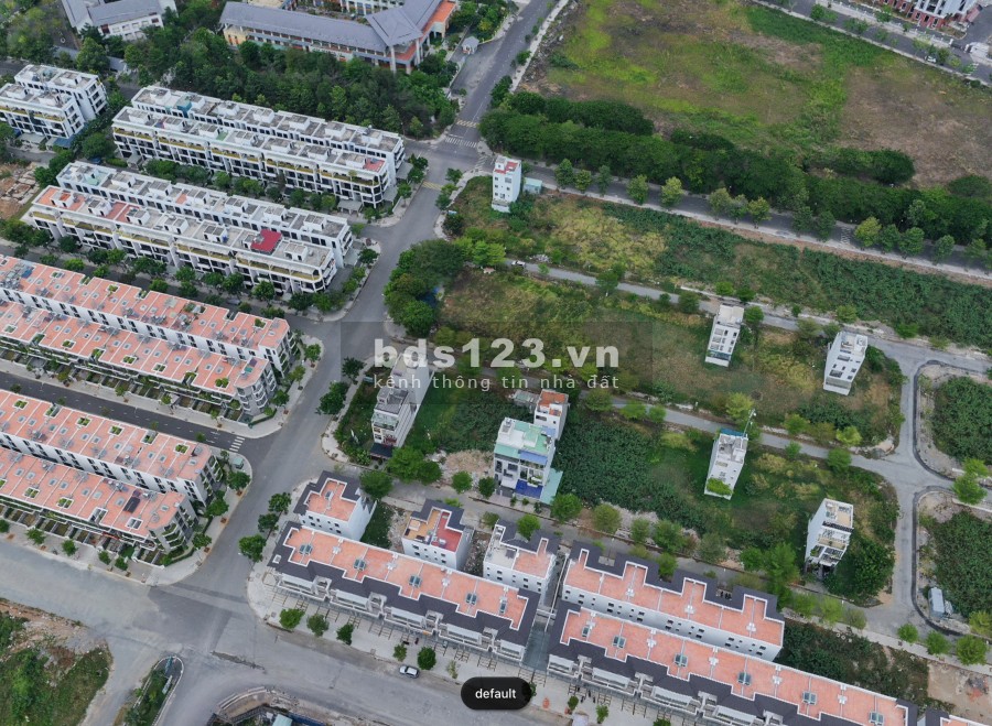 Bán gấp lô đất 100m2 thổ cư MT Hoàng Quốc Việt Q7, đường 12m, sổ hồng xây TD, giá 2.3 tỷ