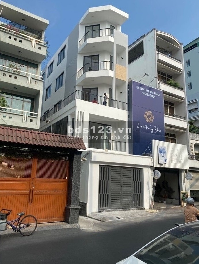 Đường Nguyễn Đình Chiểu, 4 lầu Dễ kinh doanh