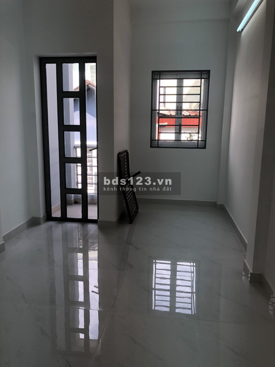 Bán nhà hẻm 4m 28/23 Trần Bình Trọng, phường 1, quận 5