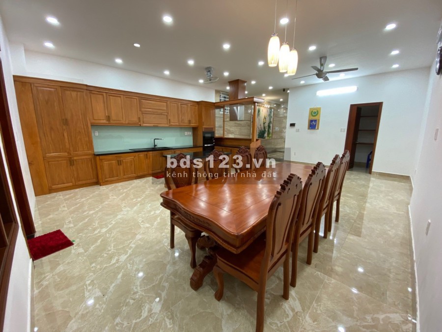 Giảm giá mạnh từ 39 Tỷ xuống còn 36 Tỷ để bán trước Tết BT trung tâm Quận 10.
