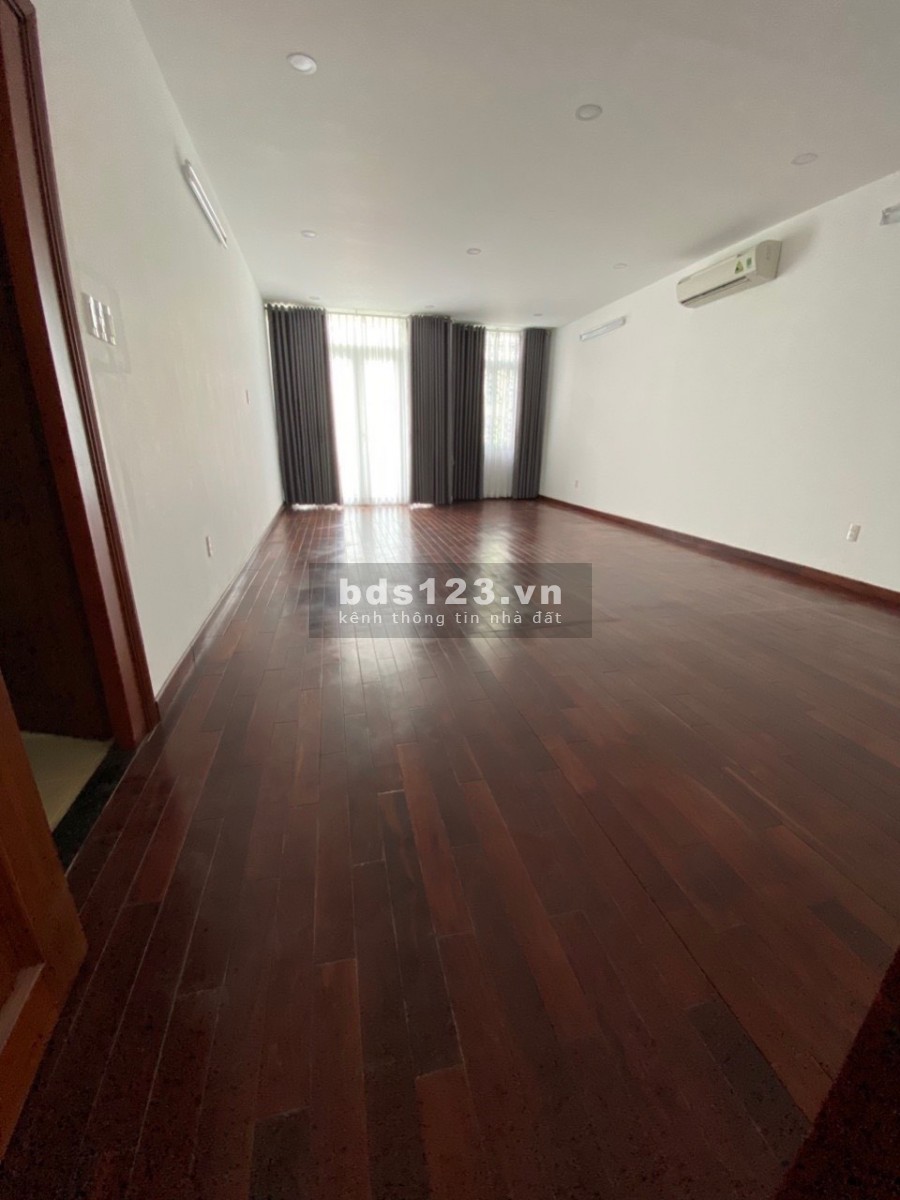 Giảm giá mạnh từ 39 Tỷ xuống còn 36 Tỷ để bán trước Tết BT trung tâm Quận 10.