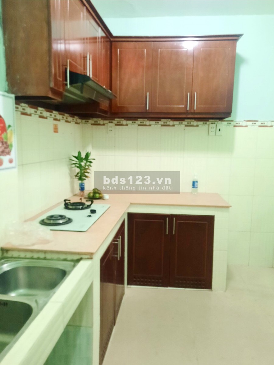 Nhà trống, 1lầu, 2pn vào ở ngay hẻm 231 Dương Bá Trạc P1 Q8