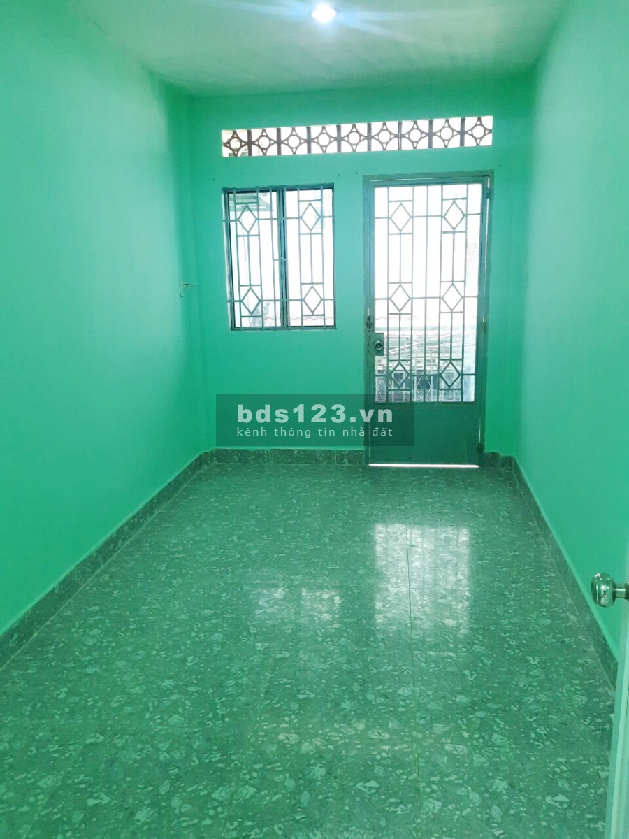 Nhà trống, 1lầu, 2pn vào ở ngay hẻm 231 Dương Bá Trạc P1 Q8
