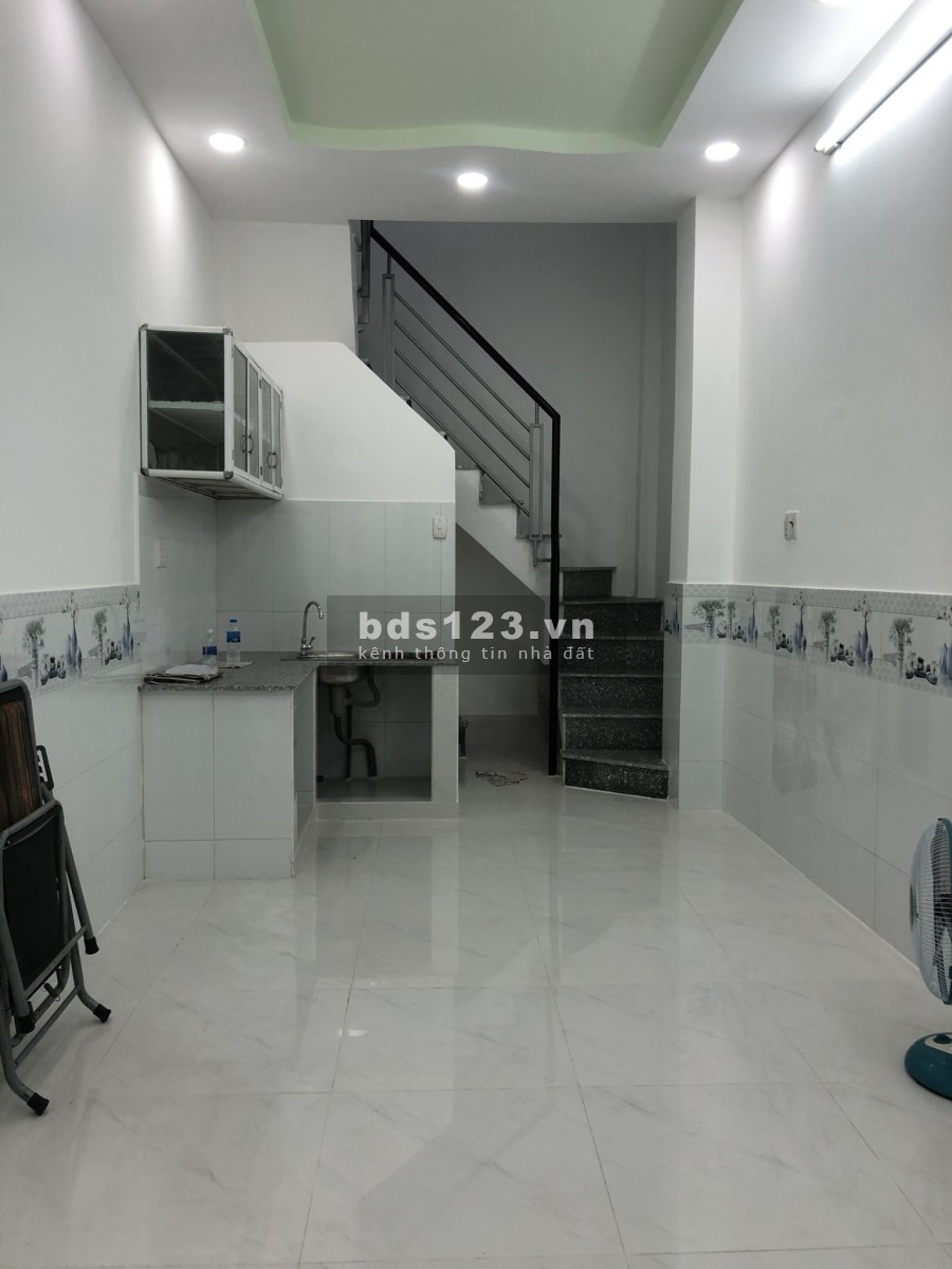 Bán nhà hẻm 4m 28/23 Trần Bình Trọng, phường 1, quận 5