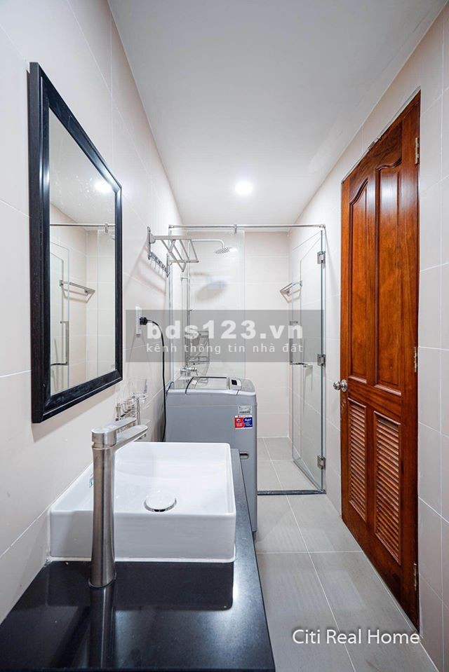 Cho thuê căn hộ 1 phòng ngủ riêng ở trung tâm Quận 3