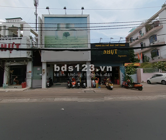 Mặt Tiền, Đường Giải Phóng, 1 lầu gần ngân hàng, chợ