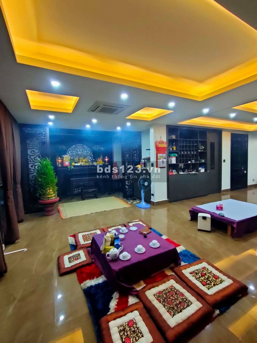 Bán nhà Phố Nguyễn Hoàng, ô tô, kinh doanh, 95m2, 8T, MT 12m, 26 tỷ.
