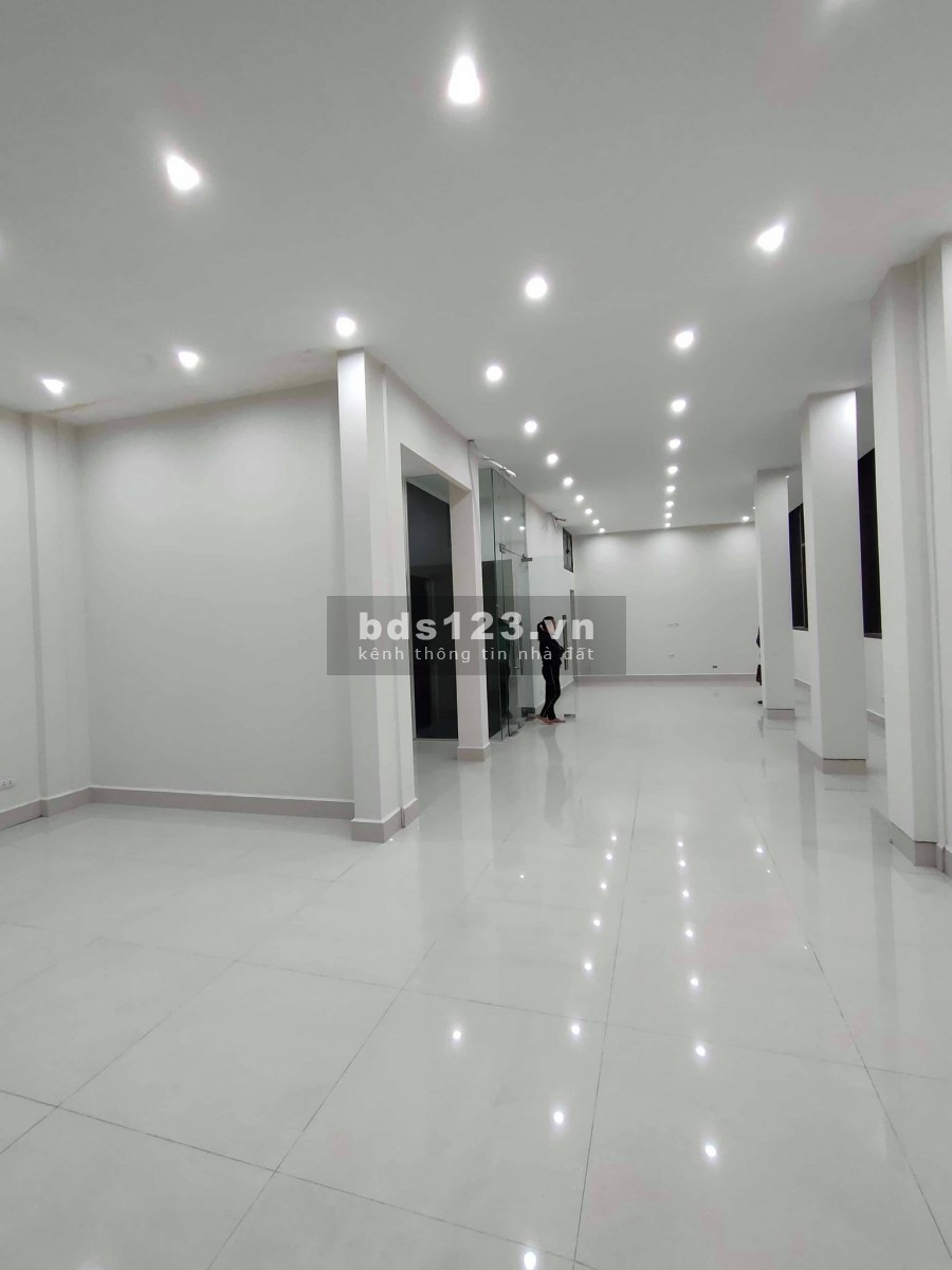 Bán nhà Phố Nguyễn Hoàng, ô tô, kinh doanh, 95m2, 8T, MT 12m, 26 tỷ.