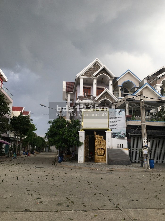 2 Mặt Tiền đường Nguyễn Sơn dt 4 x 18 tiện kd