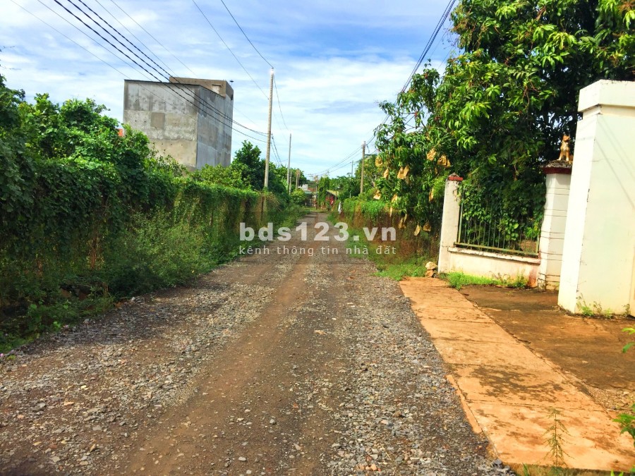 Tôi cần bán gấp lô đất thổ cư gần chợ Vĩnh An, xã La Ngà