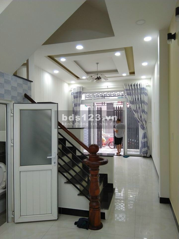 Cần bán gấp nhà 4 tầng, Nguyễn Đình Chiểu, P.5, Quận 3. 6,8 tỷ