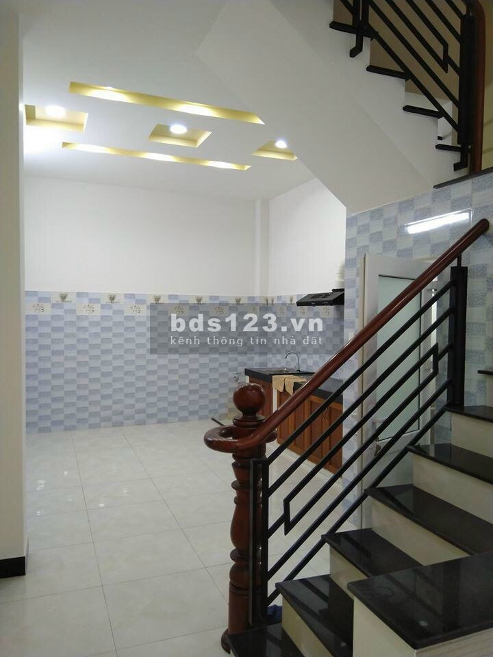 Cần bán gấp nhà 4 tầng, Nguyễn Đình Chiểu, P.5, Quận 3. 6,8 tỷ