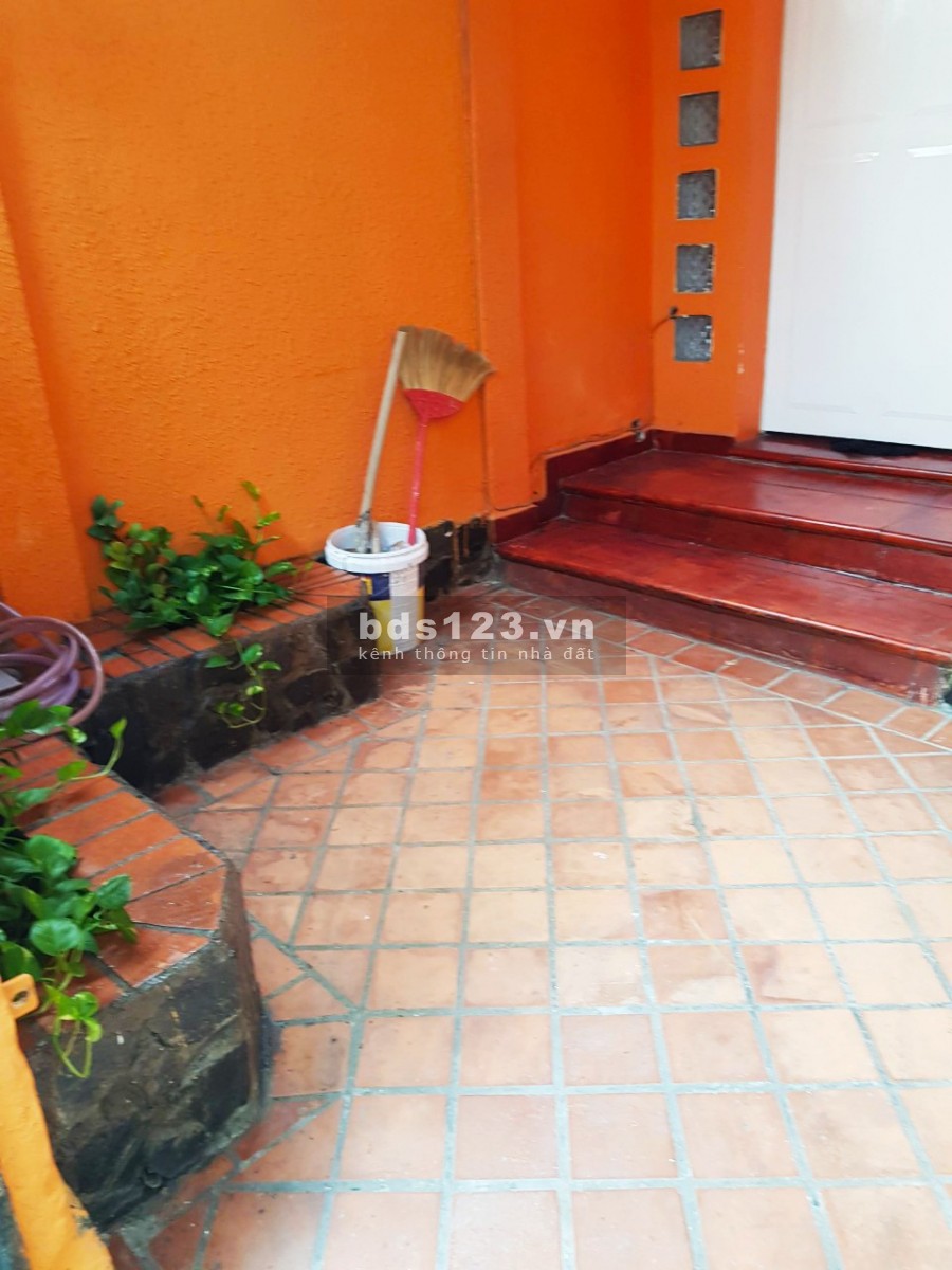 Nhà nguyên căn 1 trệt 1 lầu, DT 3.7x13m, đường Bùi Thị Xuân, phường 1, quận Tân Bình. Giá 13 triệu