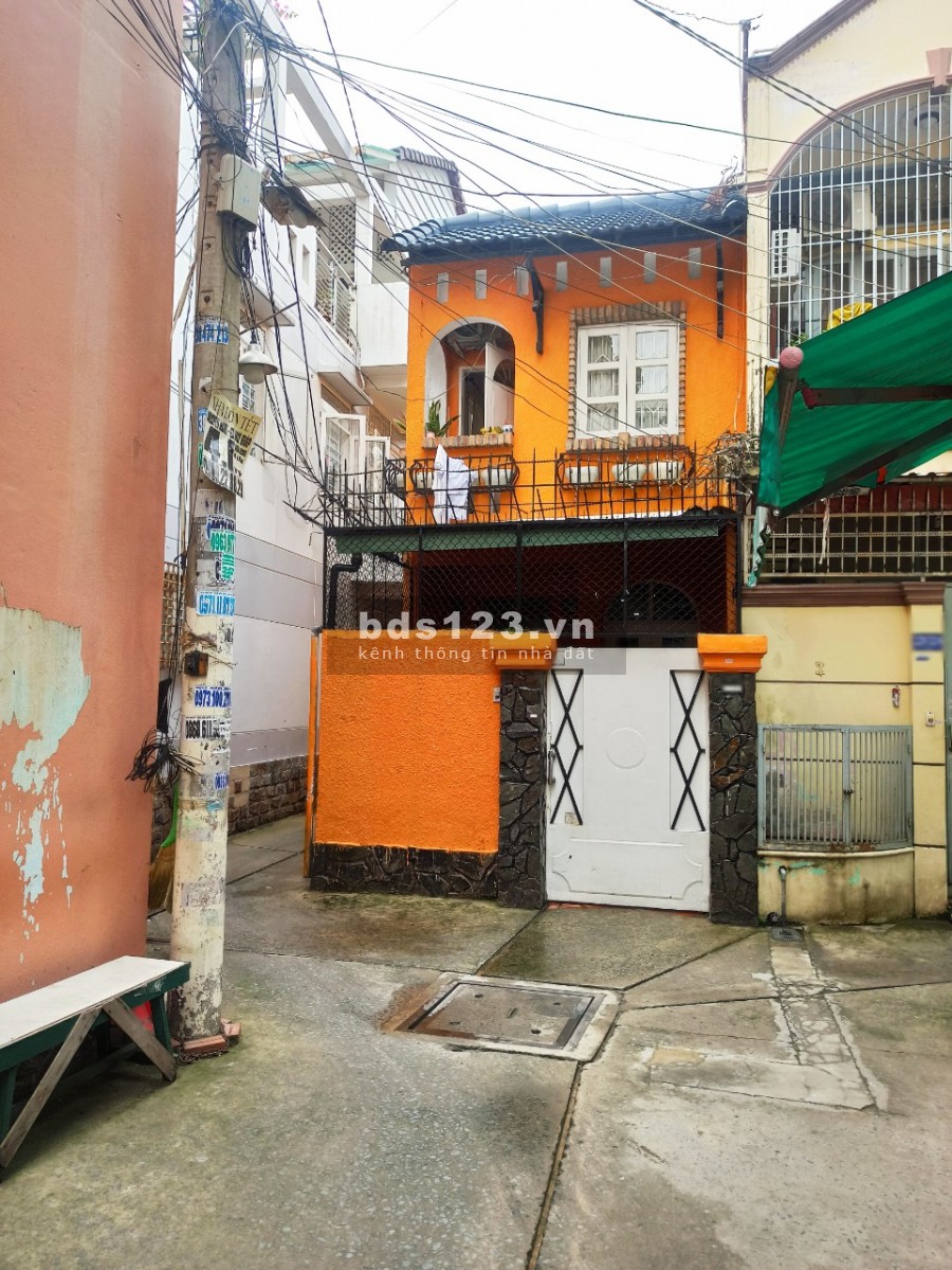 Nhà nguyên căn 1 trệt 1 lầu, DT 3.7x13m, đường Bùi Thị Xuân, phường 1, quận Tân Bình. Giá 13 triệu