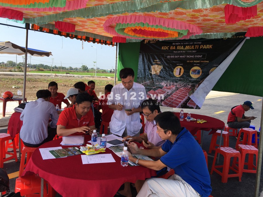 Cần thanh lý gấp lô đất sổ đỏ thổ cư MT đường số 3, Hòa Long, Tp Bà Rịa. Cam kết giá tốt nhất kh vực alo Kim: 0938.119.885