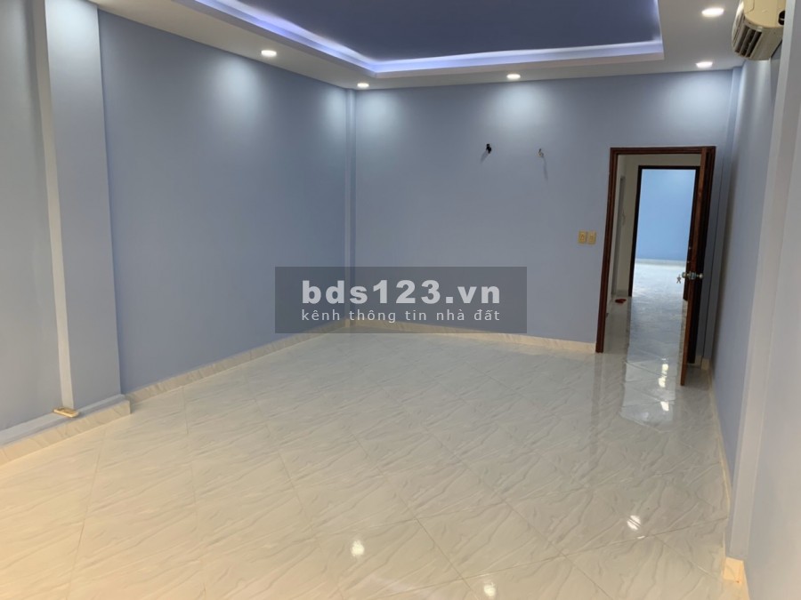 Nhà nguyên căn HXH 8m Ung Văn Khiêm, T2L,4pn,3wc - 18tr/ tháng