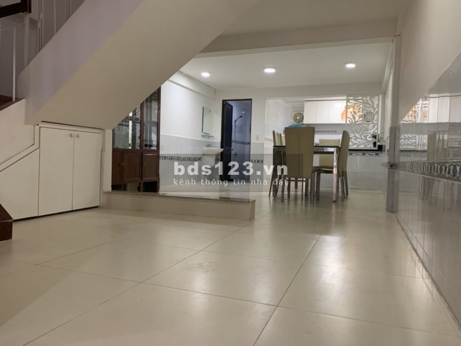 Nhà nguyên căn HXH 8m Ung Văn Khiêm, T2L,4pn,3wc - 18tr/ tháng