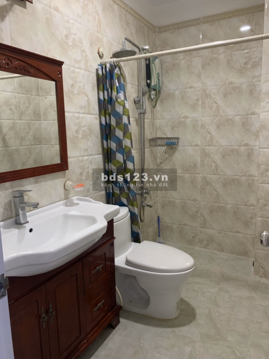 Nhà nguyên căn HXH 8m Ung Văn Khiêm, T2L,4pn,3wc - 18tr/ tháng