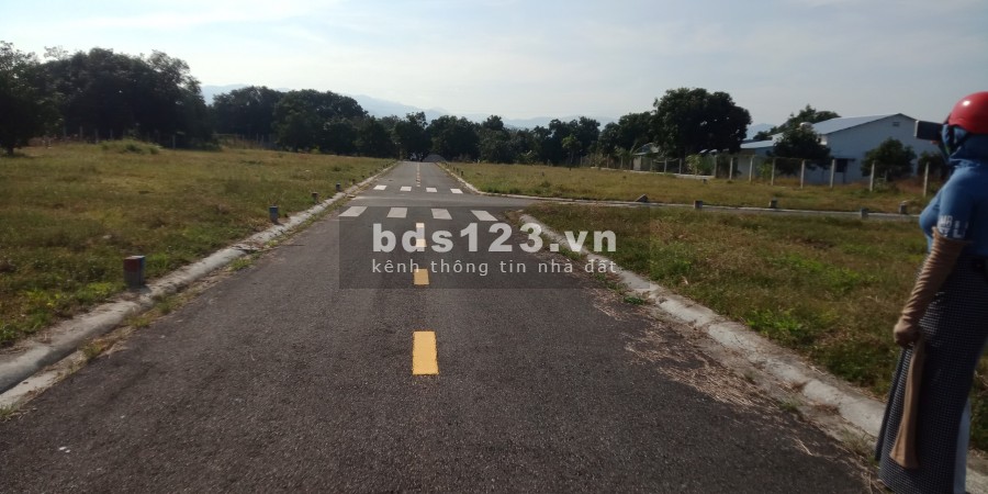 Đất thổ cư gần đầm thủy triều ,trung tâm huyện Cam Lâm tỉnh Khánh Hòa giá cực rẻ