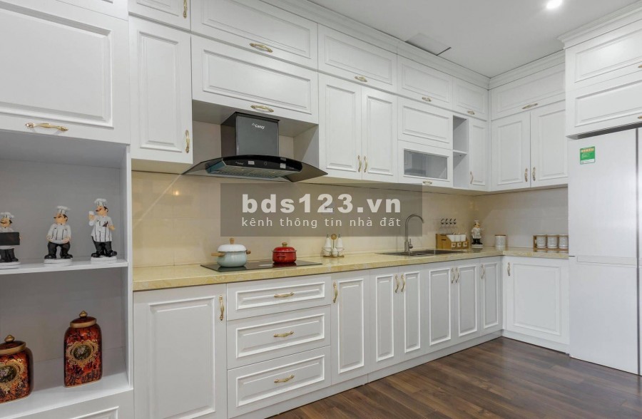 Bán Nhà Phố Nguyễn Trãi, 5 Tầng, Nhỉnh 4 Tỷ, Lô Góc, Ô Tô Đỗ Cửa