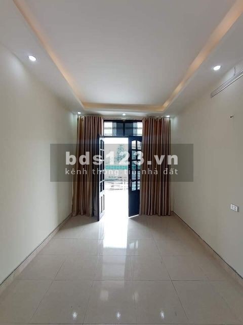 Lạc Long Quân Tây Hồ. Kinh Doanh. Phân Lô. Ô tô tránh giá 4.9 tỷ